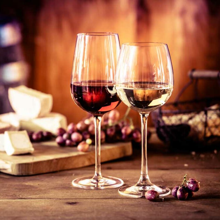 Rotwein und Weißwein